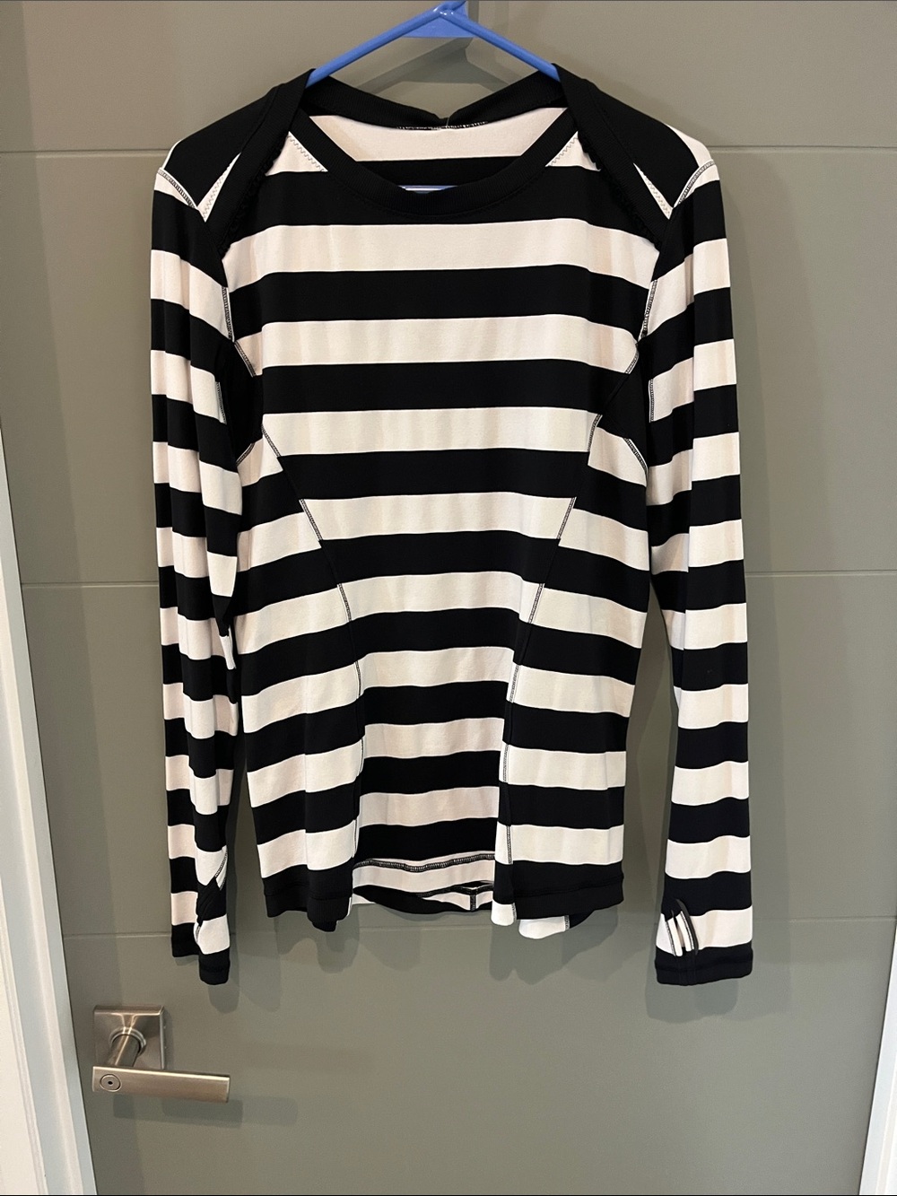 Women’s Lululemon base runner long sleeve Sz10